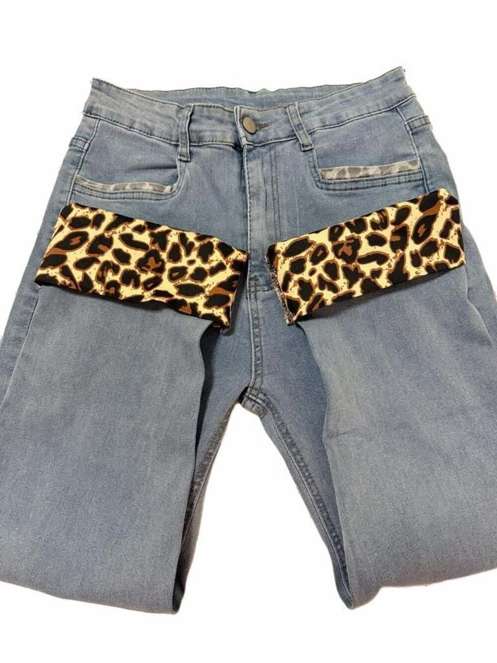 Y2K Light Wash Denim Jeans With Leopard Print Cuffs And Pocket Detail